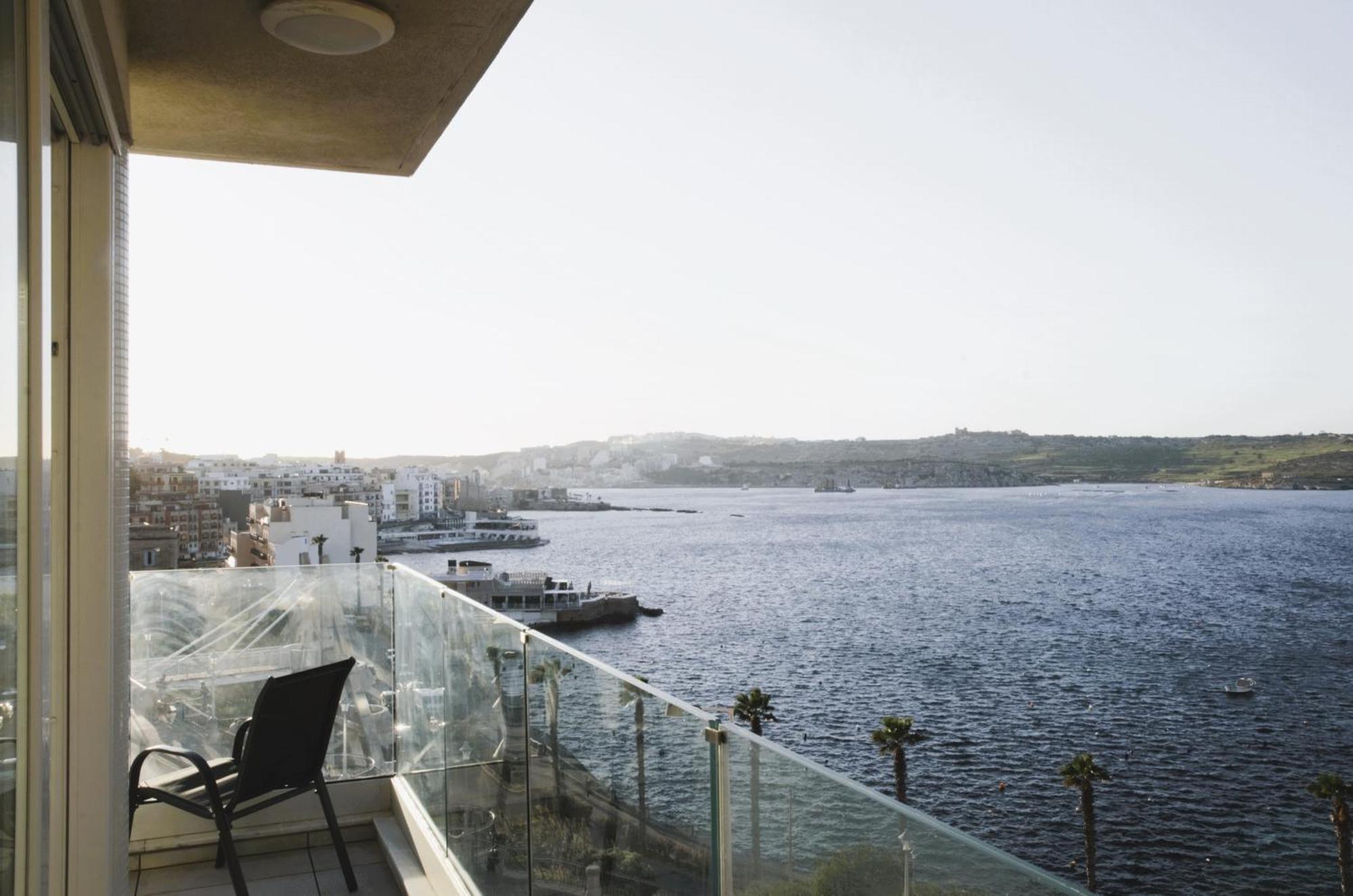 New Seafront Apartment - Spectacular Views San Pawl il-Baħar Kültér fotó