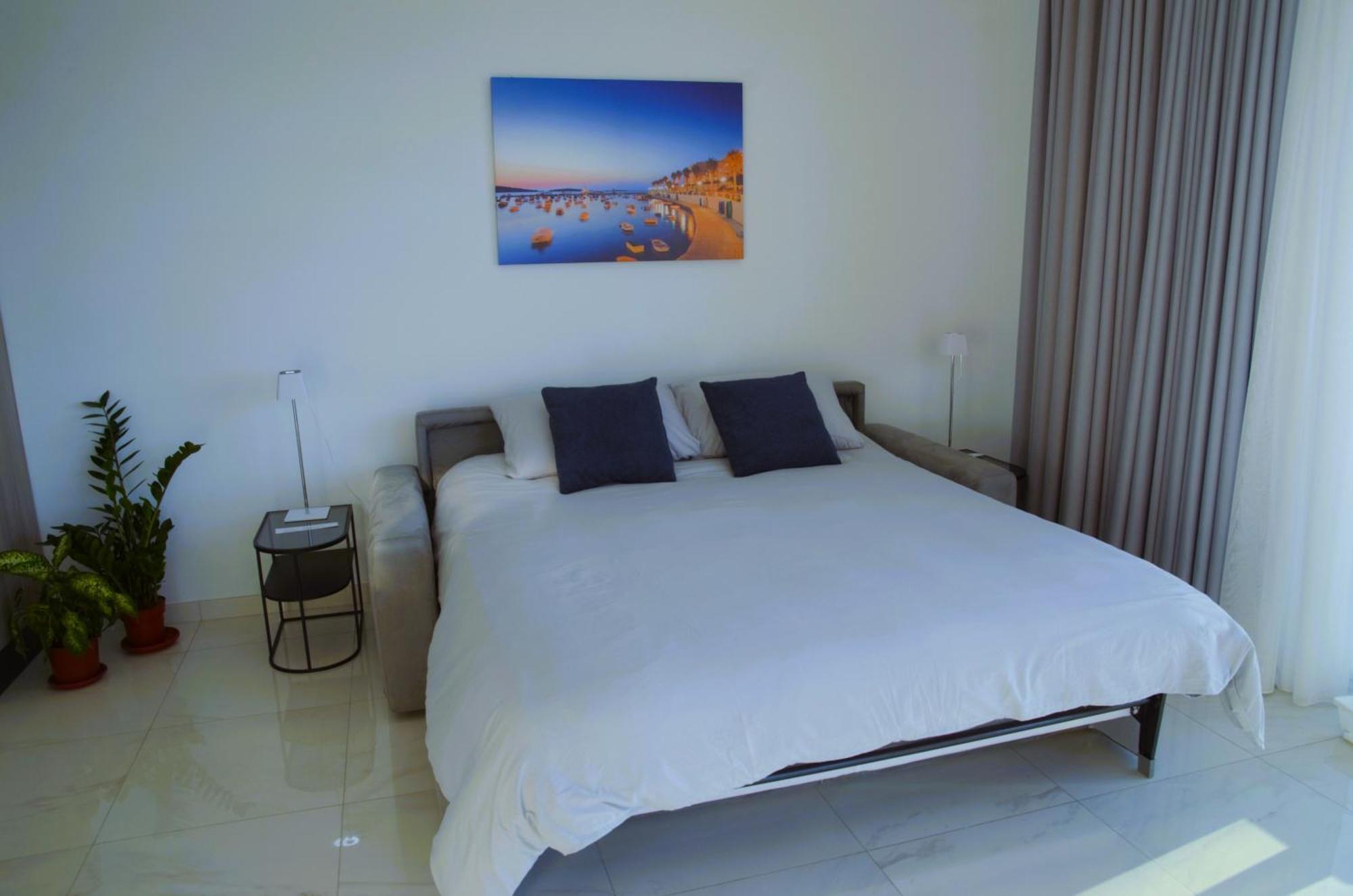 New Seafront Apartment - Spectacular Views San Pawl il-Baħar Kültér fotó