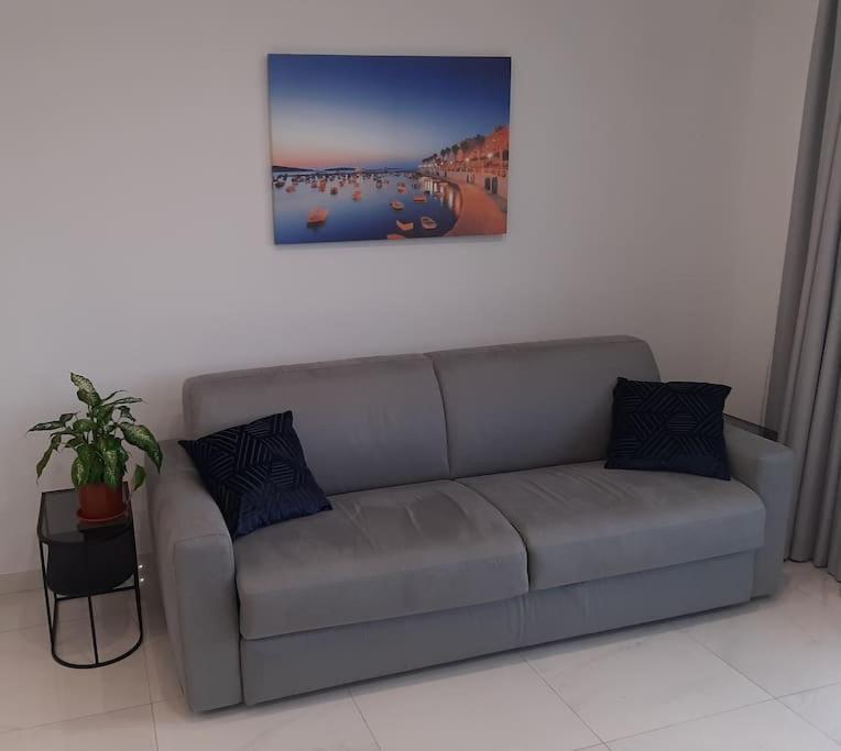 New Seafront Apartment - Spectacular Views San Pawl il-Baħar Kültér fotó